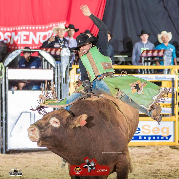 Cowboy de Timóteo, Cleo Jones, é campeão na Expo Guanhães