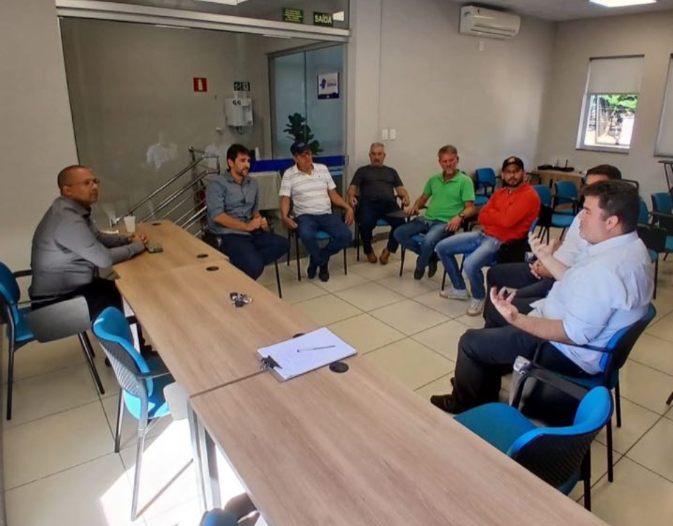 Márcio Lima participa de encontro com lideranças em Nova Era